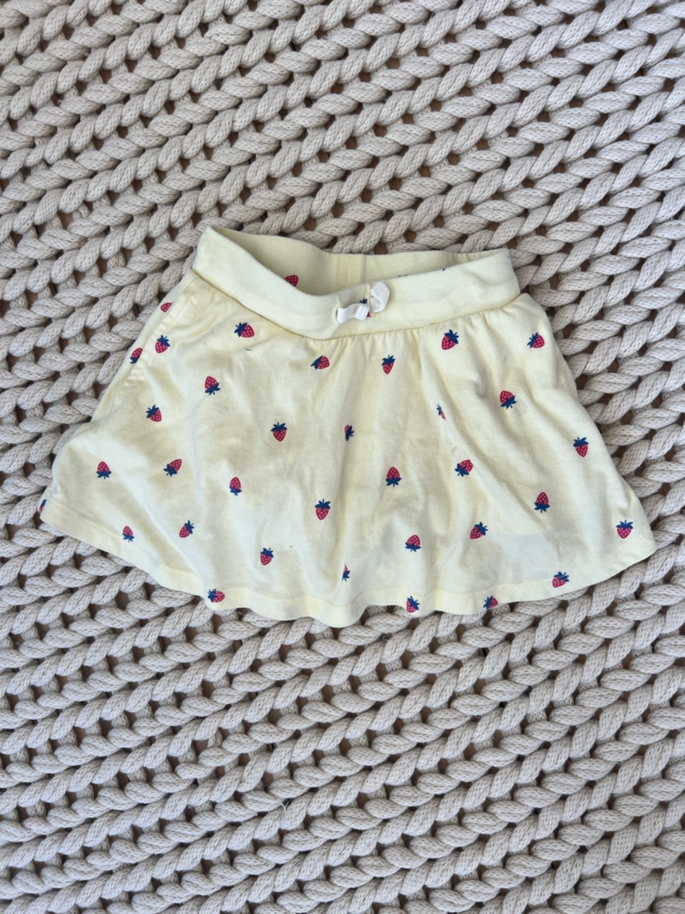 Cat & Jack XS (4/5) yellow strawberry skort